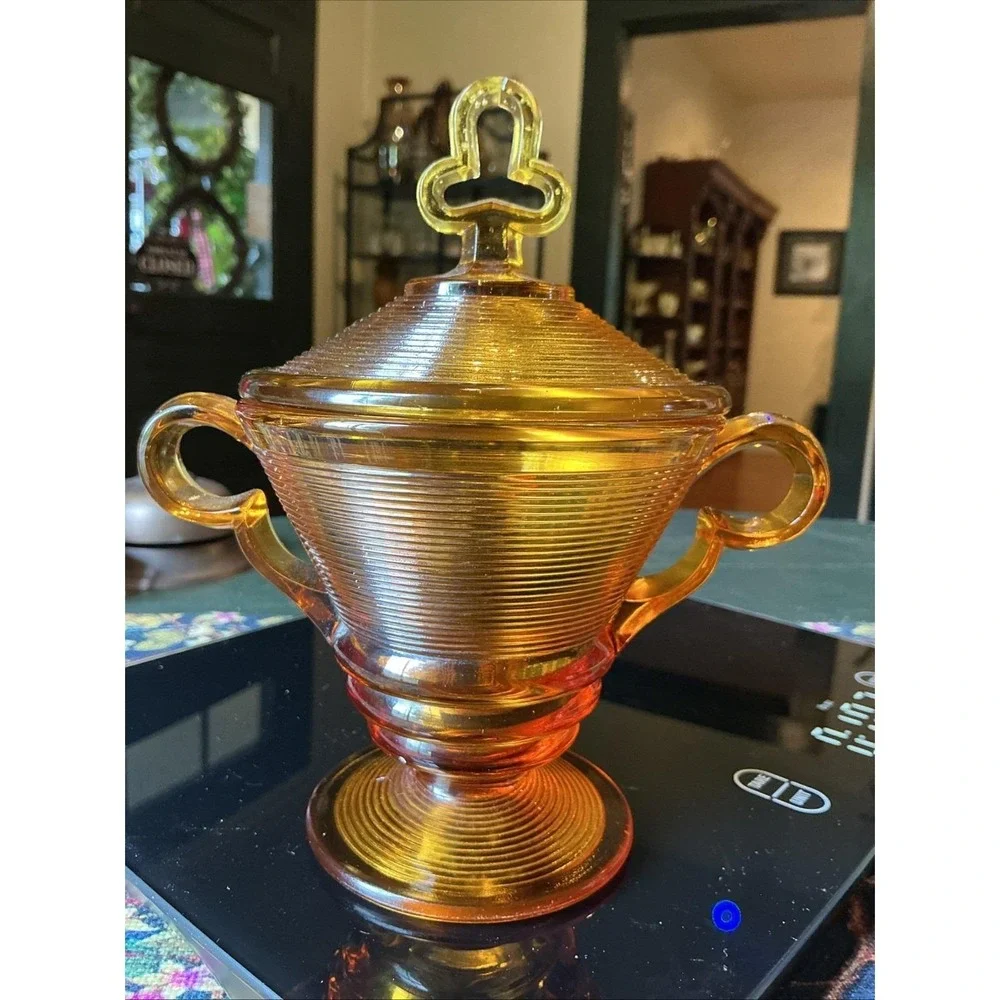 Vintage Indiana Glass Amber Old English Ribbed Candy Dish With Lid‎ (read)